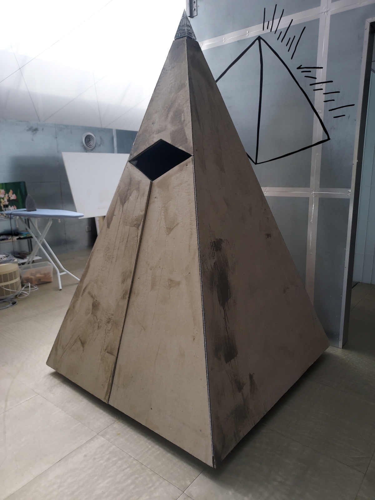 orgon-accummulator-closed-door